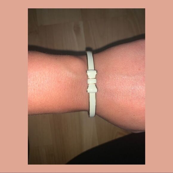 KATE SPADE Cream and Gold Bangle Bracelet KATE SPADE Cream and Gold Bang… - Picture 1 of 5